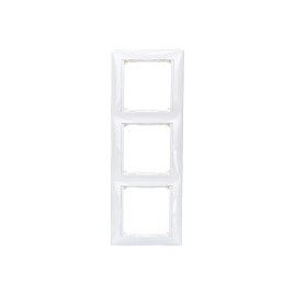 Рамка 3 поста, белая, Legrand Valena, 774453