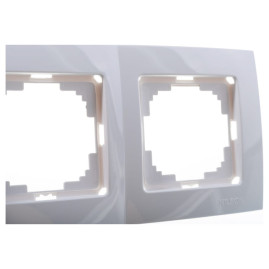 Рамка пятиместная, белая Nilson Thema 24110095