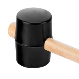 Киянка с деревянной ручкой чёрной резиной 910 г