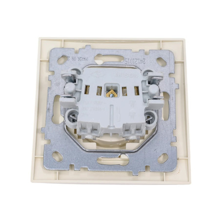 Розетка одноместная без заземления, бежевая Thema NILSON 24121015 - Артикул 24121015