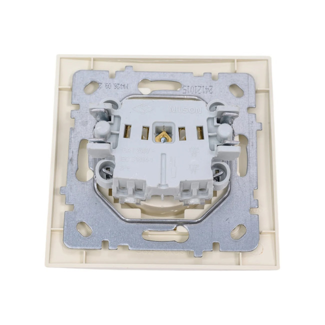 Розетка одноместная без заземления, бежевая Thema NILSON 24121015 - Артикул 24121015