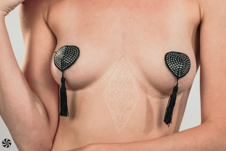 Черные пэстисы-сердечки Evans с кисточками и стразами - Артикул 219957